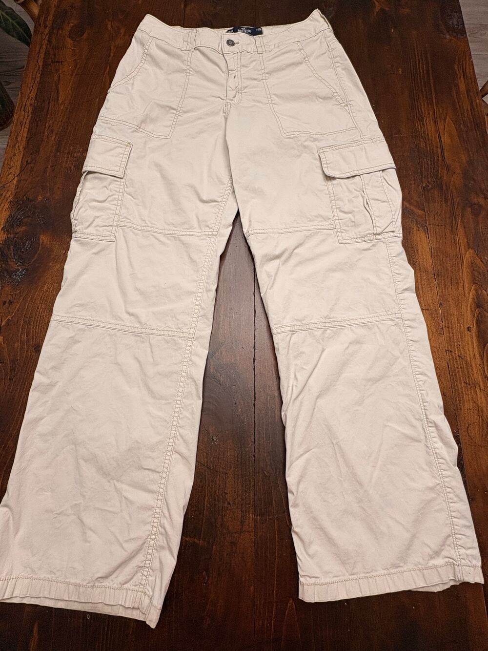 Hollister High-Rise Vintage Baggy Cargo Pants Cream Size 9R W29